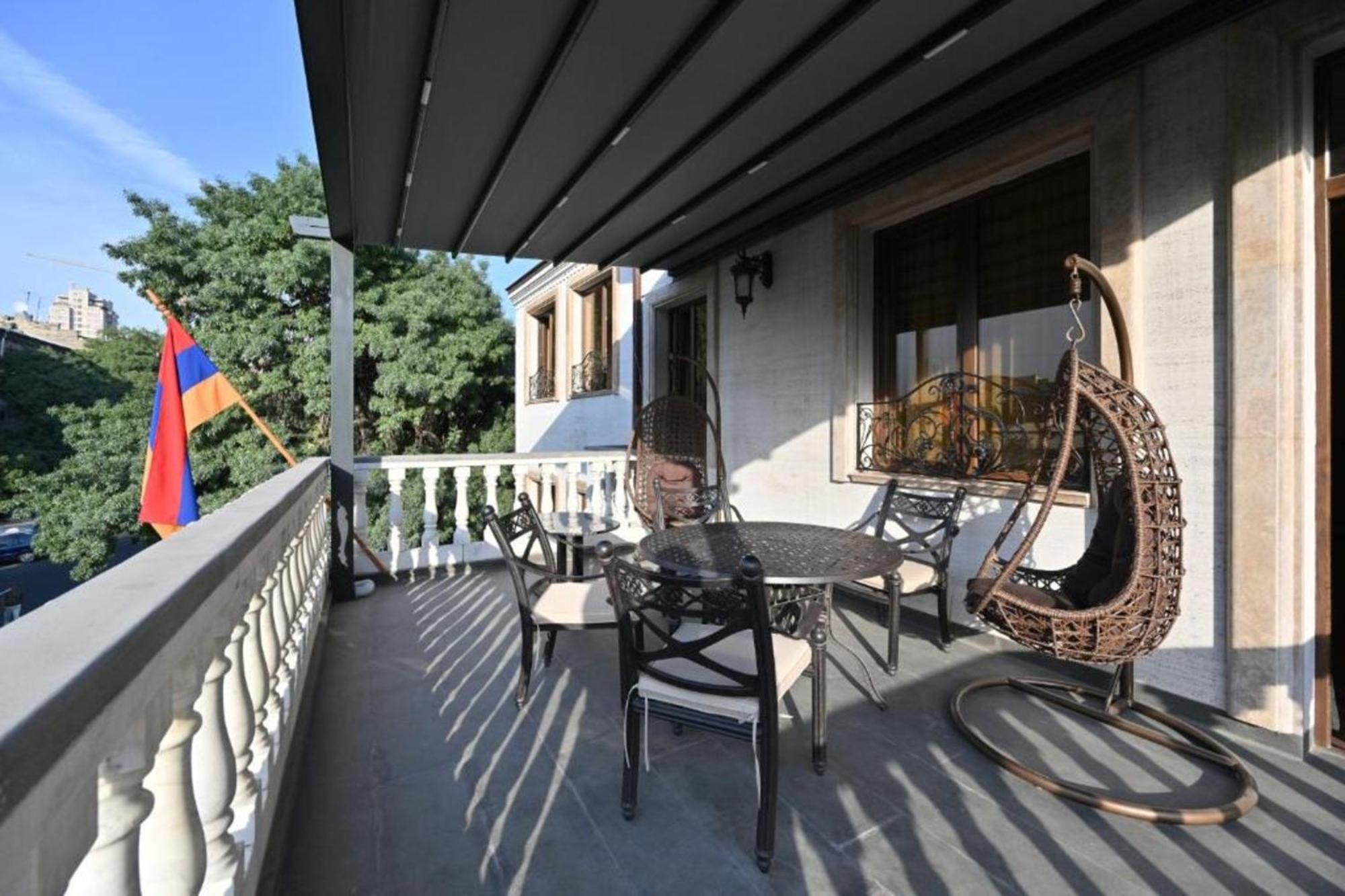 Partez Hotel Erevan Exterior foto